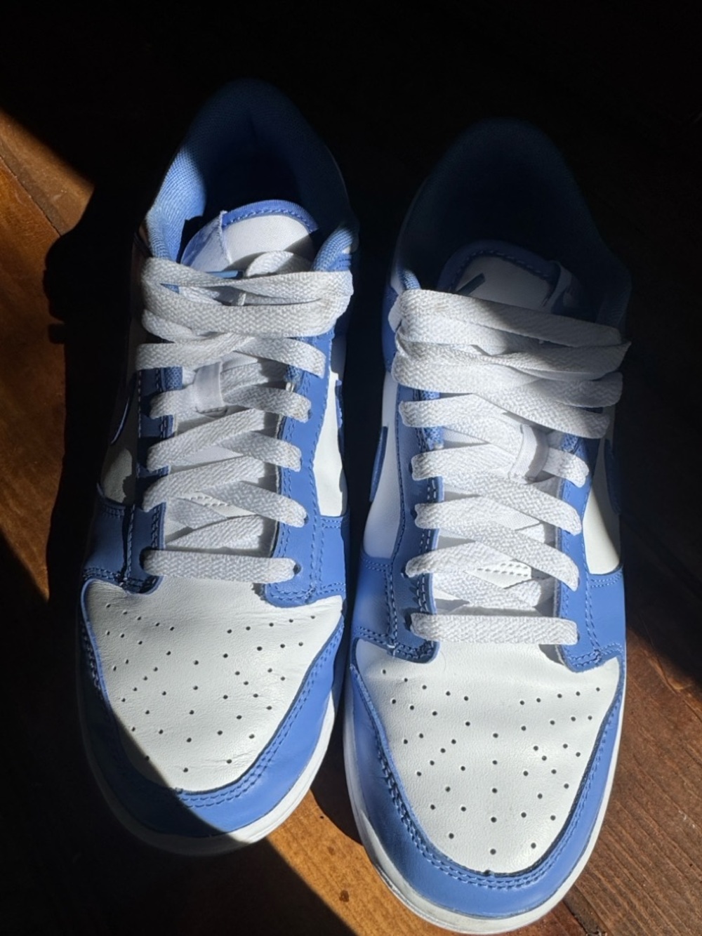 Nike Men’s Low-Top Sneakers in White and Light Blue